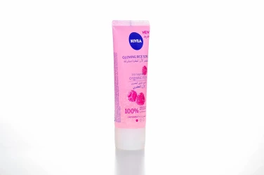 NIVEA Face Glowing Rice Scrub, Dry & Sensitive Skin, Organic Rice & Bio Raspberry, 75ml
